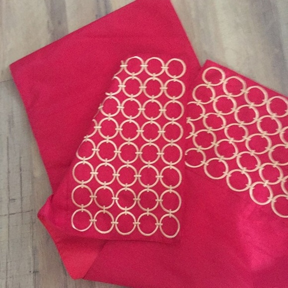 Holiday Table Runner beautiful red and gold - Picture 5 of 5